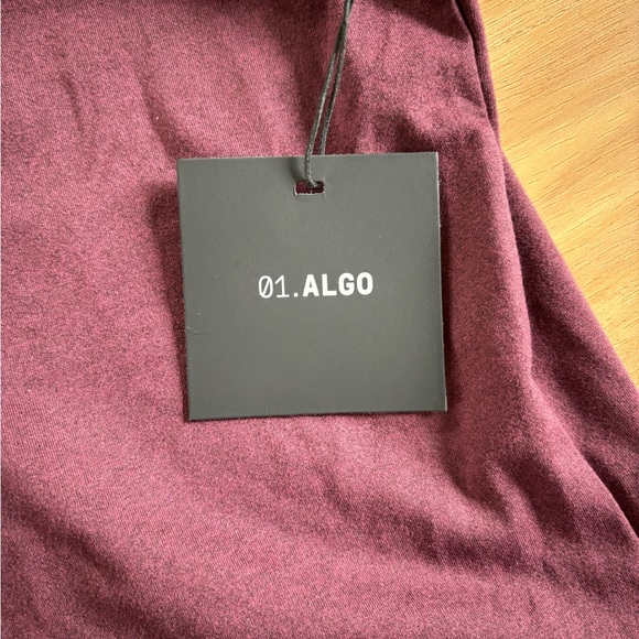 MENS XL ATHLETIC RED T-SHIRT NEW WITH TAGS - Picture 2 of 4